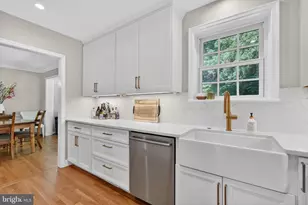 5721 MacArthur Blvd NW, Washington, DC 20016 - Photo 16