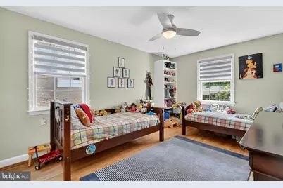 5721 Macarthur Boulevard NW, Washington, DC 20016 - Photo 8