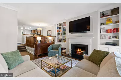 2011 Hillyer Place NW, Washington, DC 20009 - Photo 2