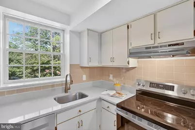3621 39th Street NW #B320, Washington, DC 20016 - Photo 10