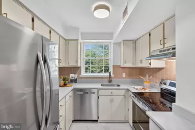 3621 39th Street NW #B320, Washington, DC 20016 - Photo 8
