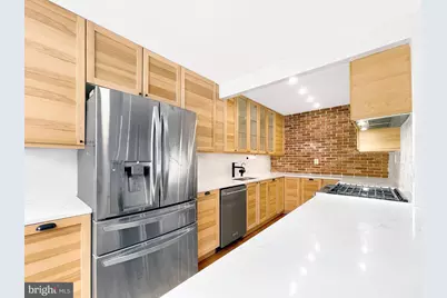 2725 39th Street NW #209, Washington, DC 20007 - Photo 4