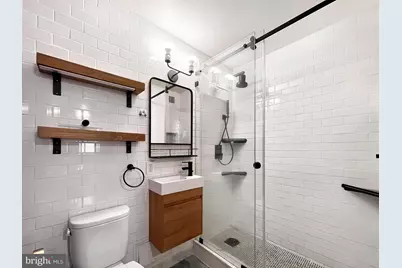 2725 39th Street NW #209, Washington, DC 20007 - Photo 16
