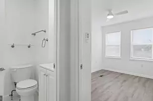 1028 Kenyon St NW, Washington, DC 20010 - Photo 10