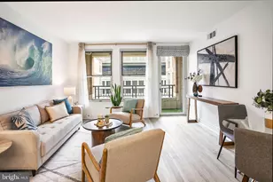 915 E St NW, Washington, DC 20004 - Photo 2