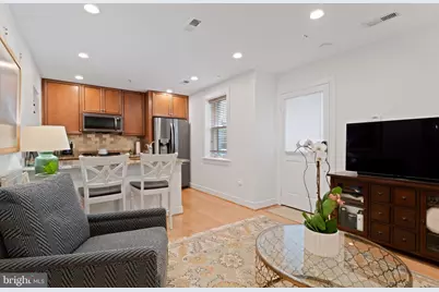 424 E Capitol Street NE #3, Washington, DC 20003 - Photo 6