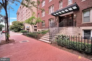 1121 24th St NW, Washington, DC 20037 - Photo 2