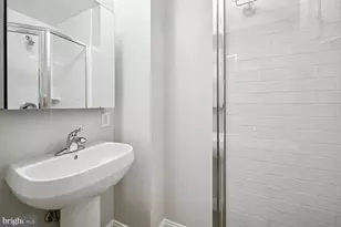 1832 Swann St NW, Washington, DC 20009 - Photo 12