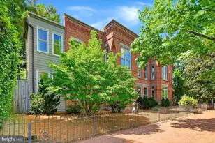 301 12th St SE, Washington, DC 20003 - Photo 36