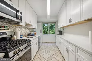 4201 Cathedral Ave NW, Washington, DC 20016 - Photo 12