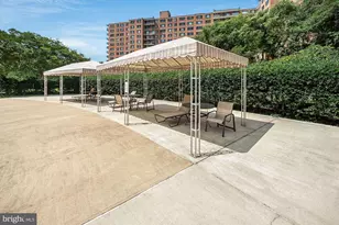 4201 Cathedral Ave NW, Washington, DC 20016 - Photo 32
