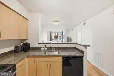 1000 New Jersey Avenue SE #216, Washington, DC 20003 - Photo 6