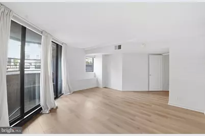 1099 22nd Street NW #106, Washington, DC 20037 - Photo 8