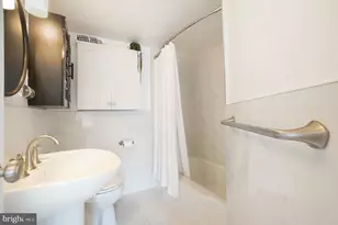 4200 Cathedral Ave NW, Washington, DC 20016 - Photo 24