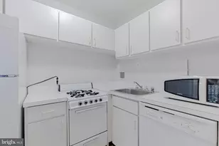 950 25th St NW, Washington, DC 20037 - Photo 6