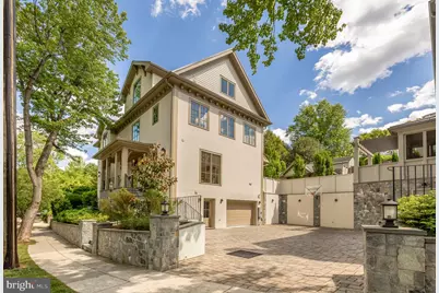 5537 Hawthorne Place NW, Washington, DC 20016 - Photo 4