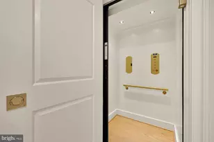 5537 Hawthorne Pl NW, Washington, DC 20016 - Photo 10