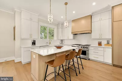 5537 Hawthorne Place NW, Washington, DC 20016 - Photo 32