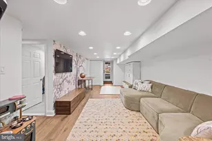 732 13th St SE, Washington, DC 20003 - Photo 14