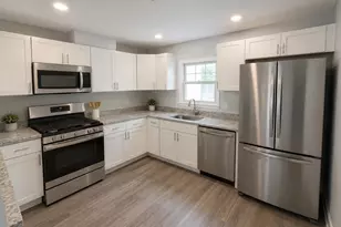 806 Hr Dr SE, Washington, DC 20032 - Photo 1