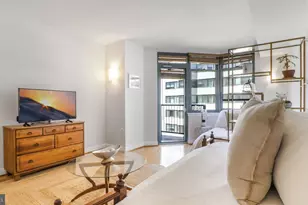 1117 10th St NW, Washington, DC 20001 - Photo 8