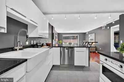 1015 33rd Street NW #409, Washington, DC 20007 - Photo 6