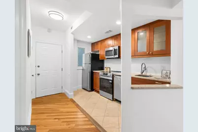 350 9th Street SE #15, Washington, DC 20003 - Photo 4