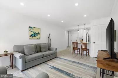 730 24th Street NW #309, Washington, DC 20037 - Photo 4