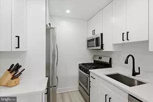 730 24th St NW, Washington, DC 20037 - Photo 6