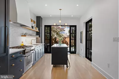 1324 35th Street NW, Washington, DC 20007 - Photo 2