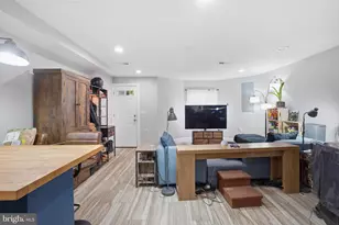 35 T St NW, Washington, DC 20001 - Photo 36