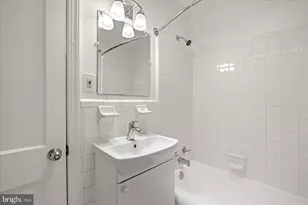 1062 Thomas Jefferson St NW, Washington, DC 20007 - Photo 36