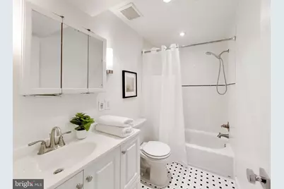 1313 Vermont Avenue NW #9, Washington, DC 20005 - Photo 18