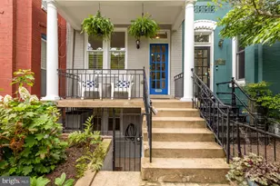 647 A St SE, Washington, DC 20003 - Photo 2
