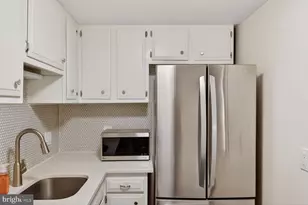 1949 Calvert St NW, Washington, DC 20009 - Photo 12