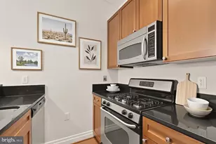 2120 Vermont Ave NW, Washington, DC 20001 - Photo 2