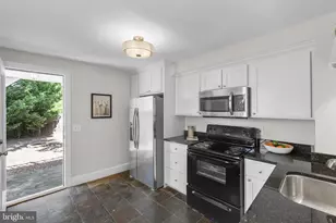 914 15th St SE, Washington, DC 20003 - Photo 12