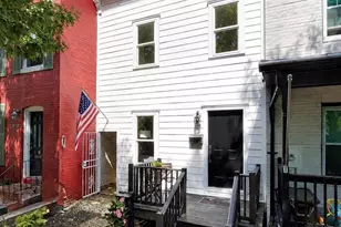 914 15th St SE, Washington, DC 20003 - Photo 2