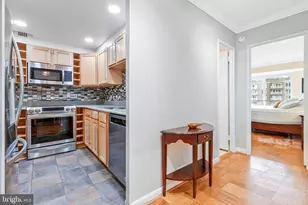 560 N St SW, Washington, DC 20024 - Photo 4