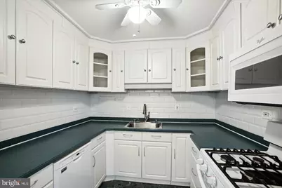700 7th Street SW #211, Washington, DC 20024 - Photo 16