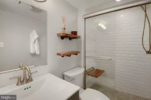 1718 Corcoran St NW, Washington, DC 20009 - Photo 12