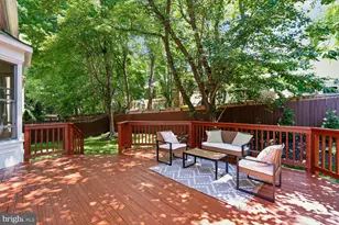 5105 Warren Pl NW, Washington, DC 20016 - Photo 32
