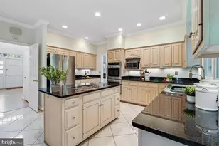 5105 Warren Pl NW, Washington, DC 20016 - Photo 8