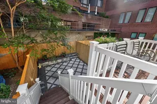 1025 30th St NW, Washington, DC 20007 - Photo 26