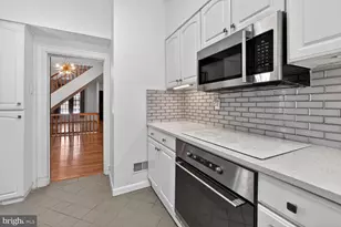 1025 30th St NW, Washington, DC 20007 - Photo 10