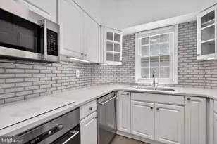 1025 30th St NW, Washington, DC 20007 - Photo 8