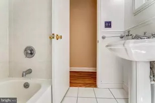 806 New Hampshire Ave NW, Washington, DC 20037 - Photo 30