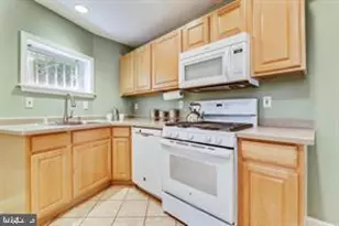 806 New Hampshire Ave NW, Washington, DC 20037 - Photo 14