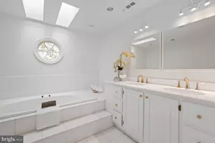 4711 Foxhall Cres NW, Washington, DC 20007 - Photo 16