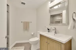 400 Massachusetts Ave NW, Washington, DC 20001 - Photo 46